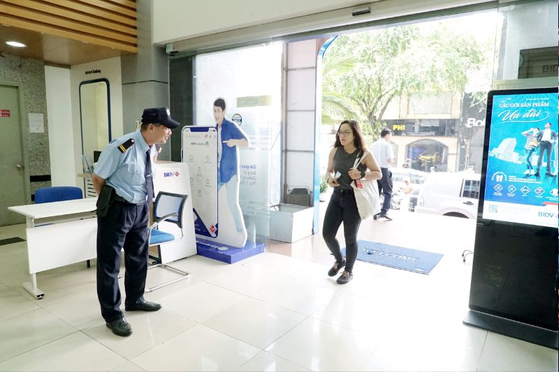 ngan-hang-acb-tuyen-bao-ve