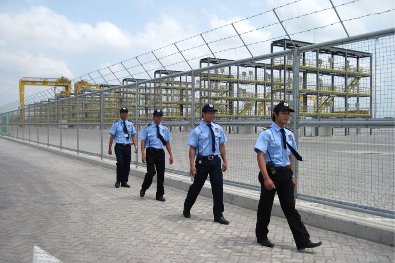 quy-trinh-kiem-soat-hang-hoa-ra-vao-cong